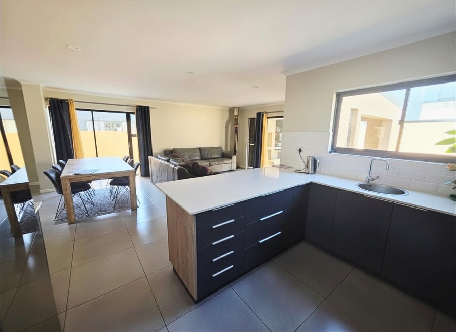 5 Bedroom Property for Sale in Sandown Western Cape